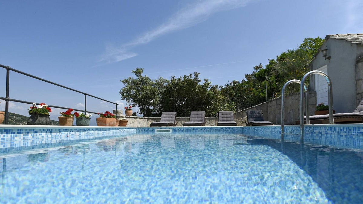 Dol Villa | Villa Dol-Three Bedroom Villa with Pool