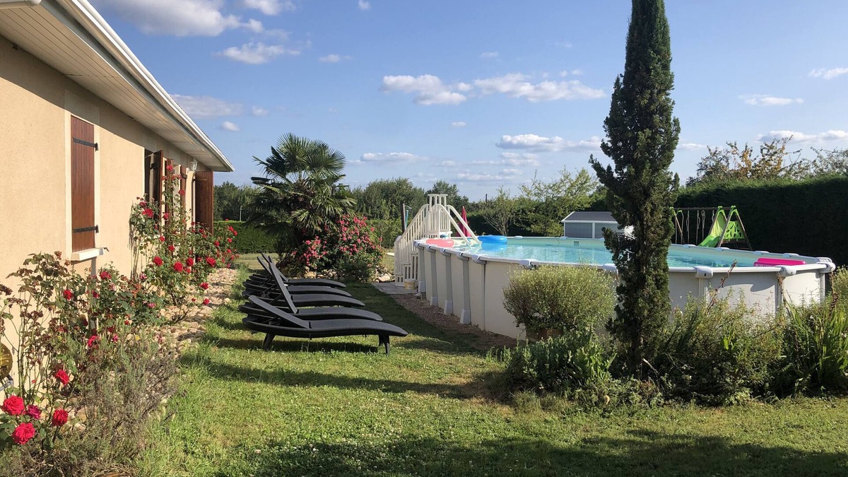 Marsaneix Villa | Villa 'Domaine Anjou' with Private Pool, Private Terrace and Wi-Fi