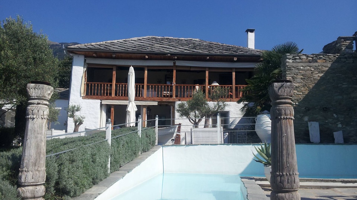 Pieres Villa | Villa Domatia 15 minutes from the sea