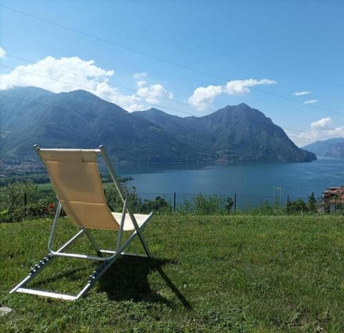 Costa Volpino Villa | Villa Domus Bianca Mountain Lake Iseo Hospitality