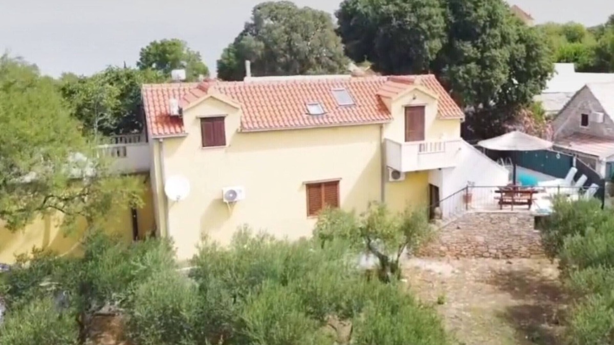Skrip Villa | Villa Dore- Holiday House With Swimming Pool (ST)