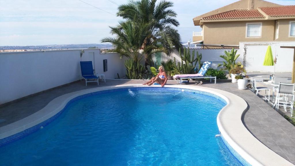 La Siesta Villa | VILLA DOS-LAGOS