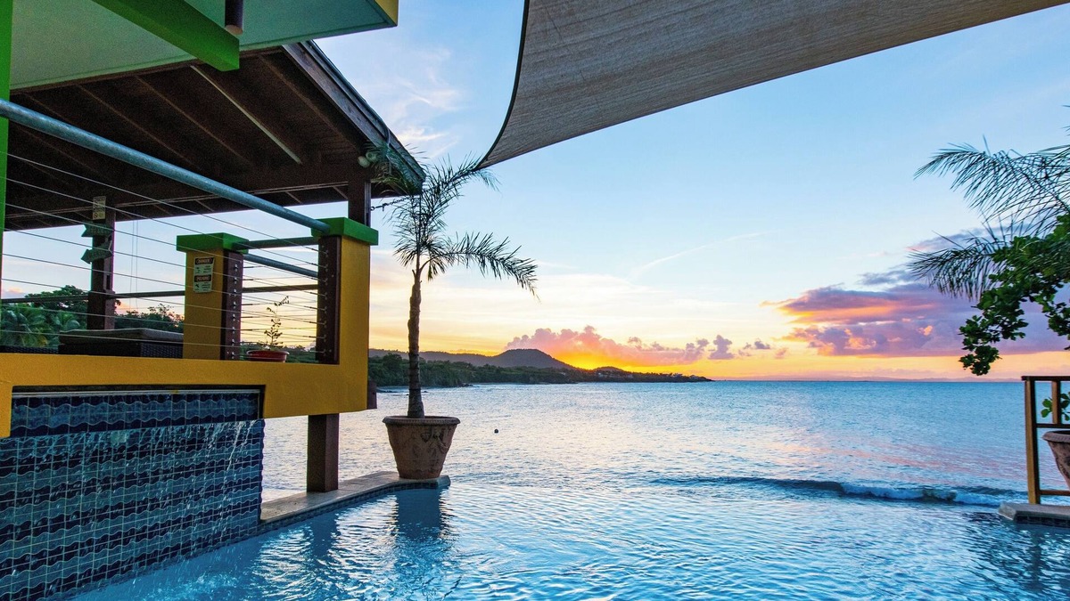 Isabel II House | Villa Dos Palmas - Compound - Two Oceanfront Units - Fabulous Pool