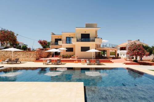 Avis Bed & Breakfast | VILLA DOS R'S