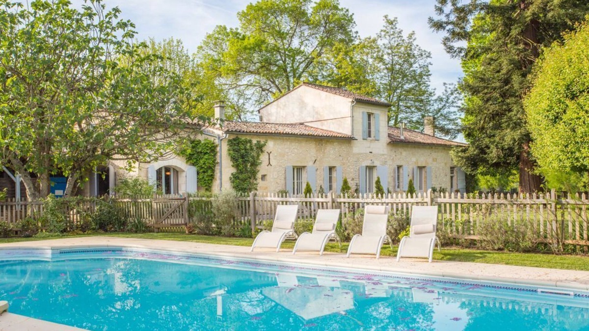 Flaujagues Villa | Villa Du Fleuve - Four Bedroom Villa, Sleeps 8