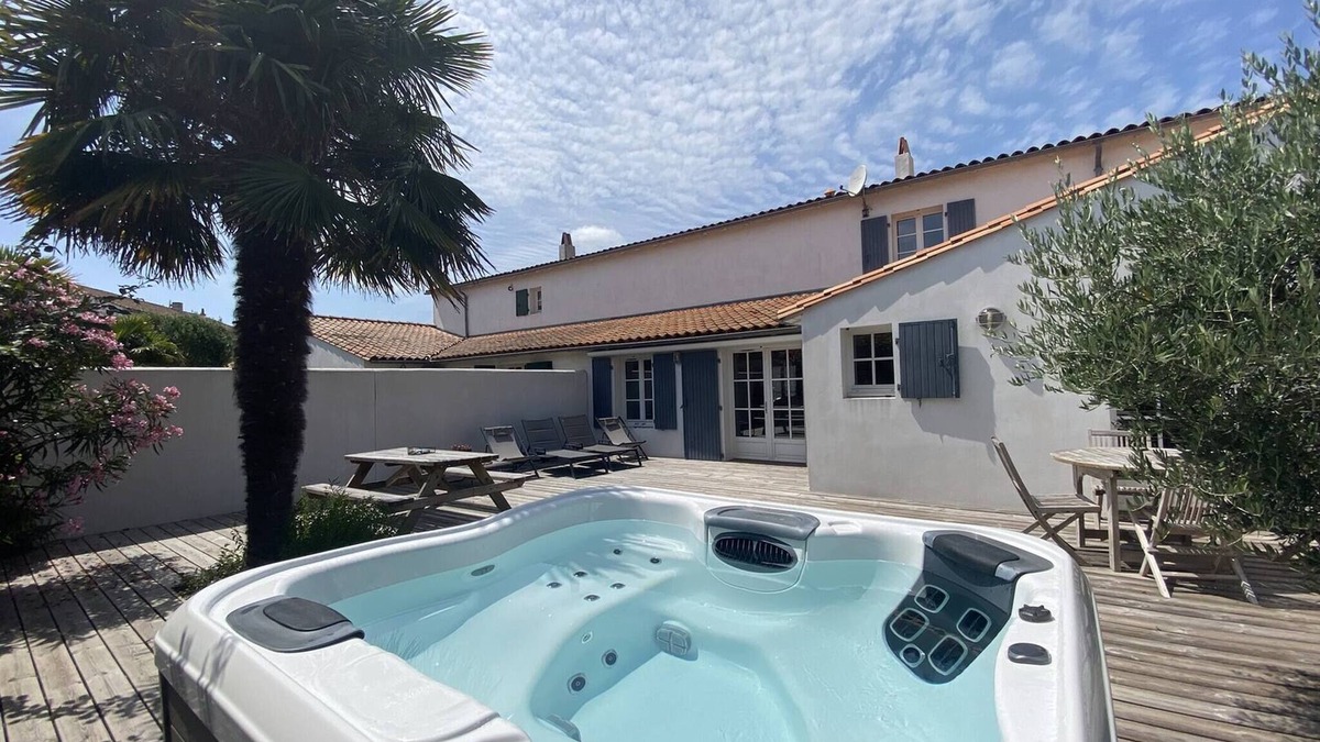 Le Bois-Plage-en-Re House | Villa du Puits Caché : Beautiful holiday home