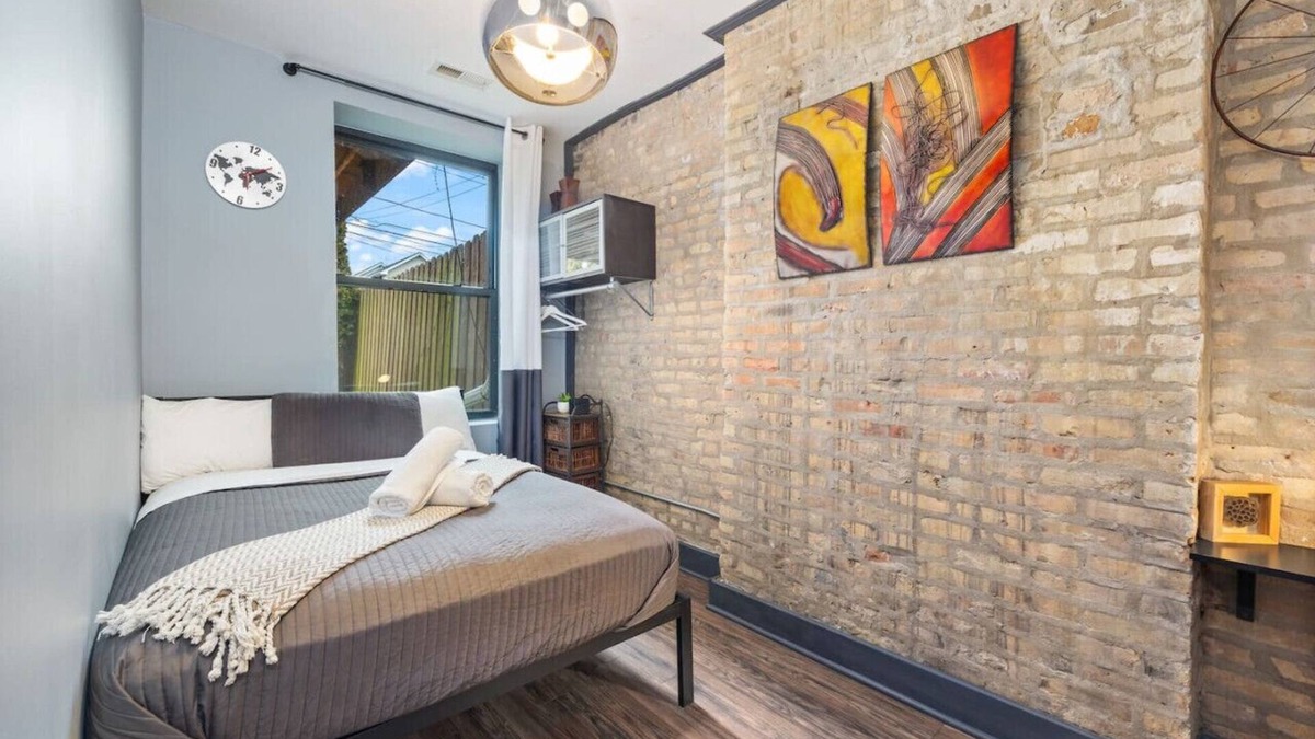 Bronzeville Bed & Breakfast | Villa Dubois Guest House Room 5