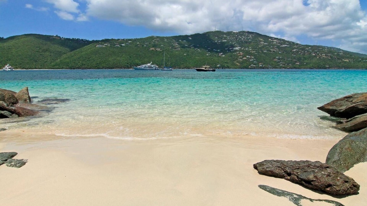 Estate Peterborg Villa | Villa Eau Claire - Magens Bay Affordable Beachfront Villa