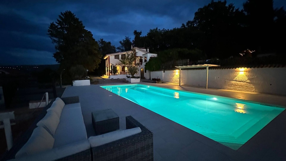 Perdifumo Villa | Villa Eddy sleeps 12 with magnificent pool 3 km from Castellabate