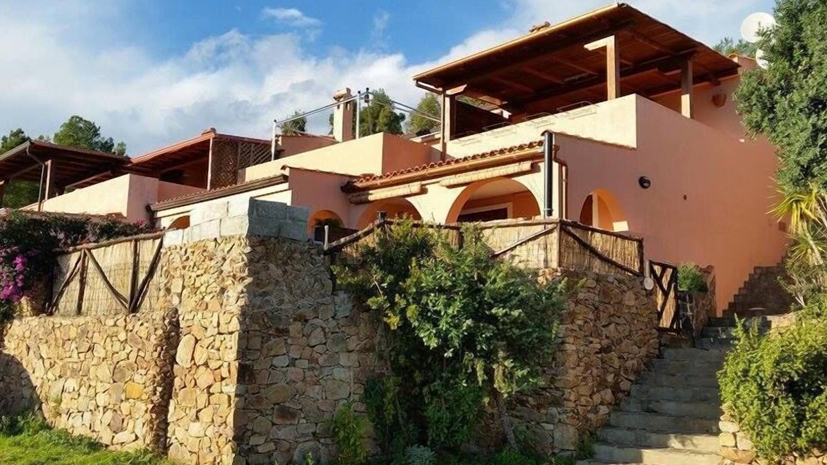 Eden Rock House | Villa Eden 900mt from the splendid Calamarina beach