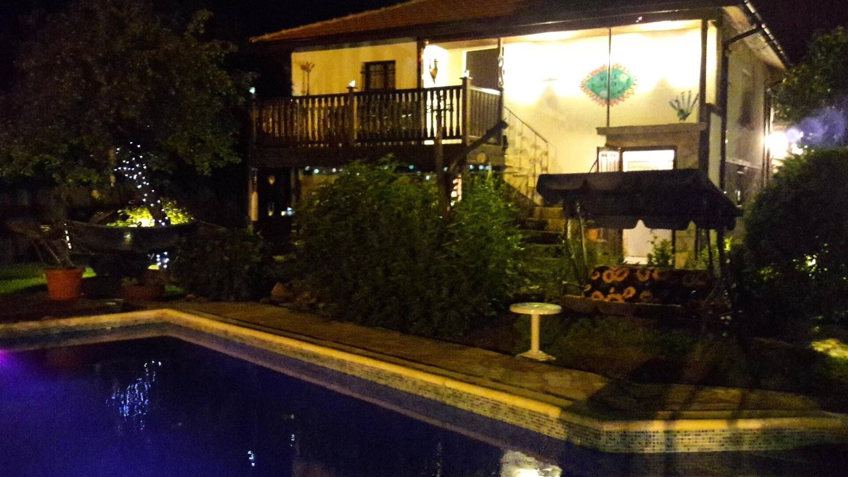 Bryastovets Apartment | VILLA EDEN: Traditional Detached Bulgarian House