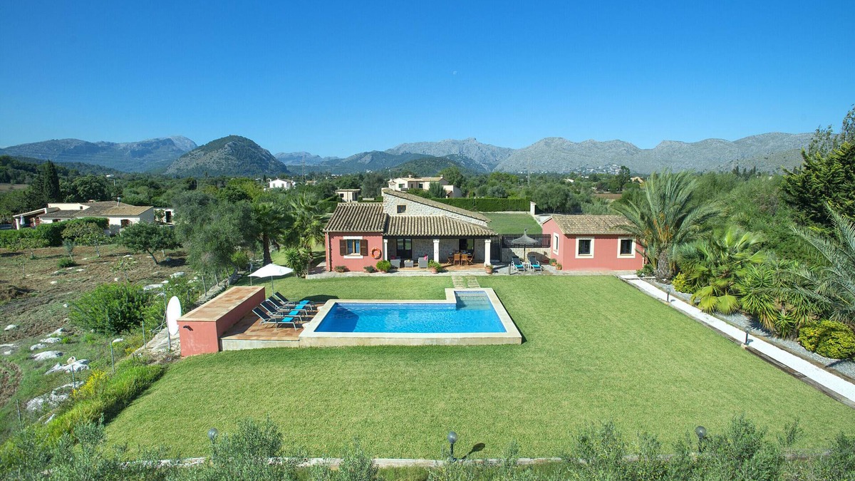 Puerto de Pollensa Villa | VILLA EL BLAU - FAMILY AND FRIENDS