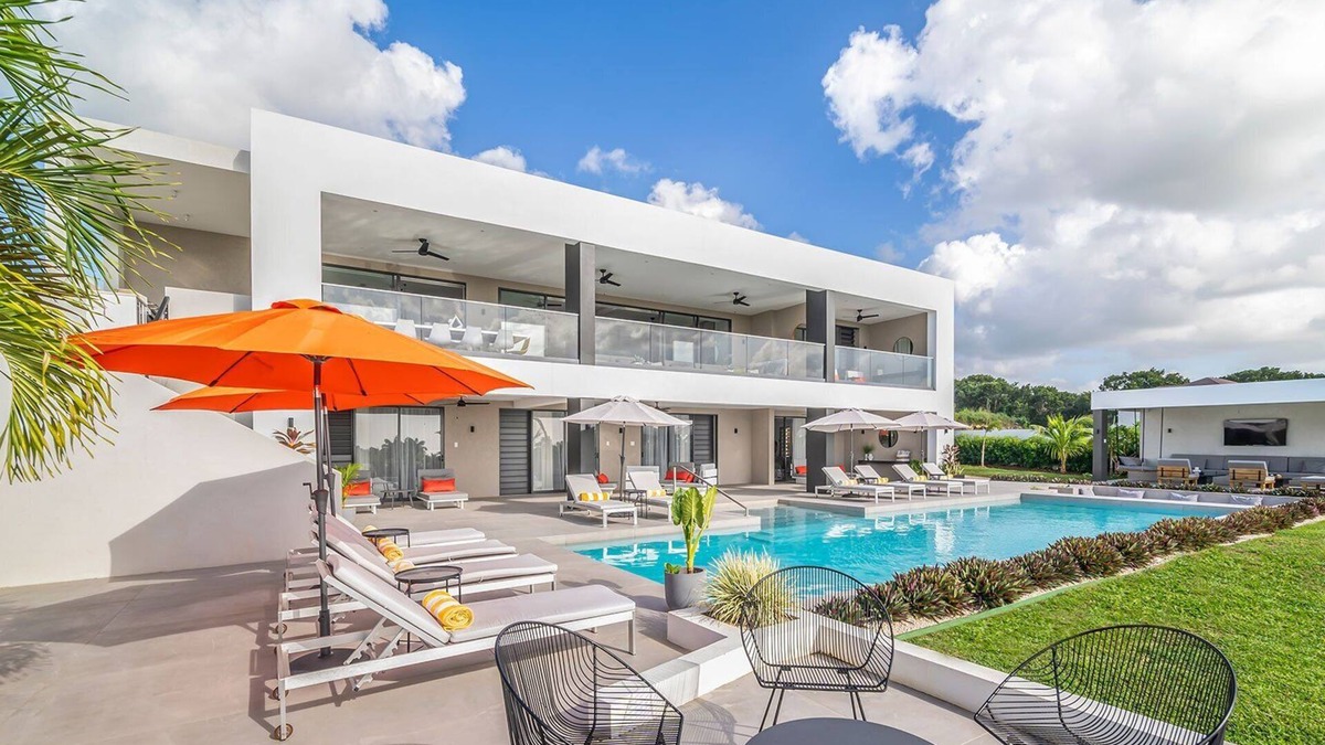 Weston Villa | Villa Elan - A Contemporary Style Villa