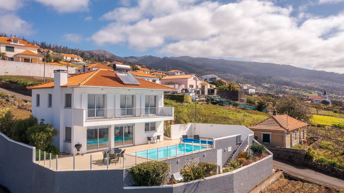 Estreito da Calheta Villa | Villa ElDoMar Heated Pool and Barbecue