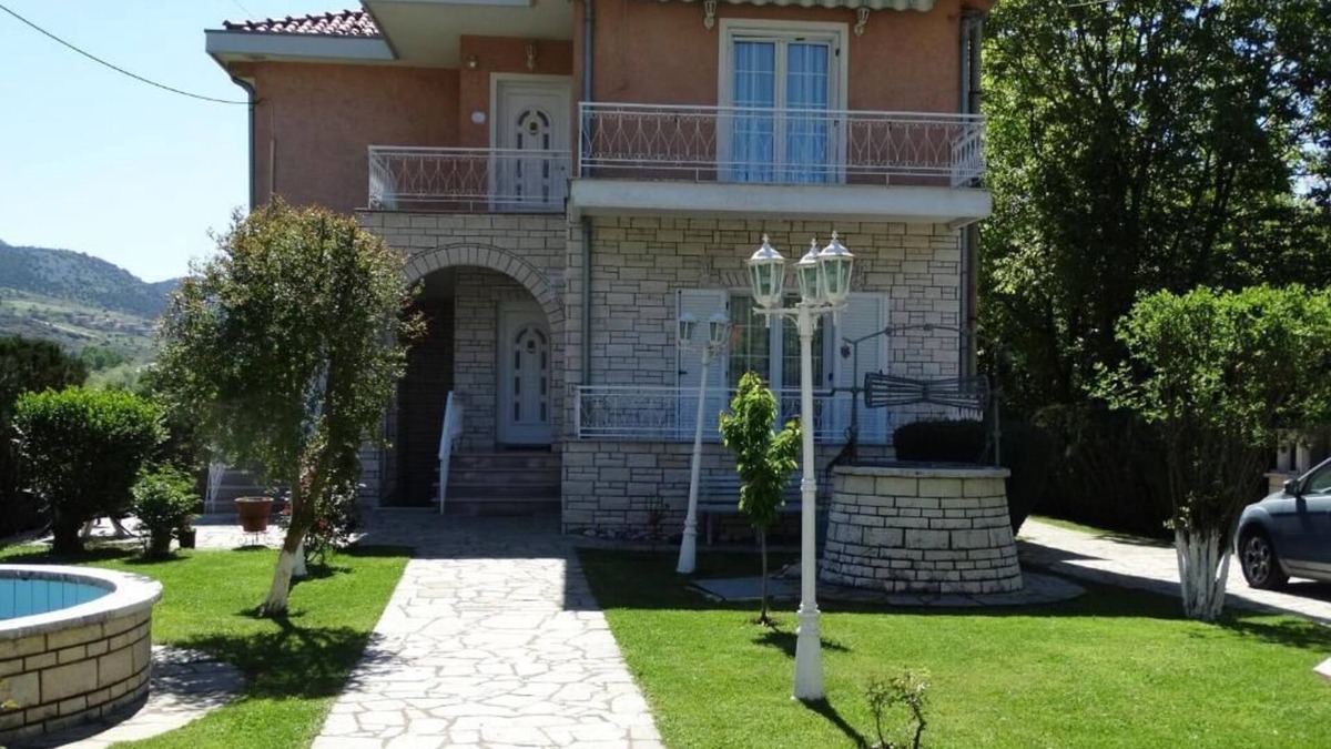 Ioannina Town Centre House | Villa Elena, a spacious house for families or groups in EPIRUS