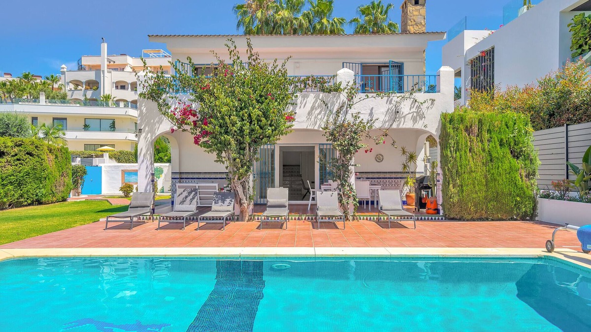 Golden Mile Villa | Villa Elena