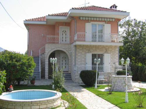Perama House | Villa Elena