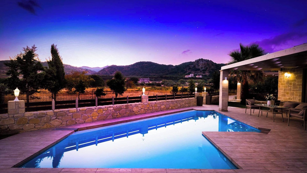 Nopigia Villa | Villa Elenitsa - Stylish Property Just 200m from Beach & Restaurants