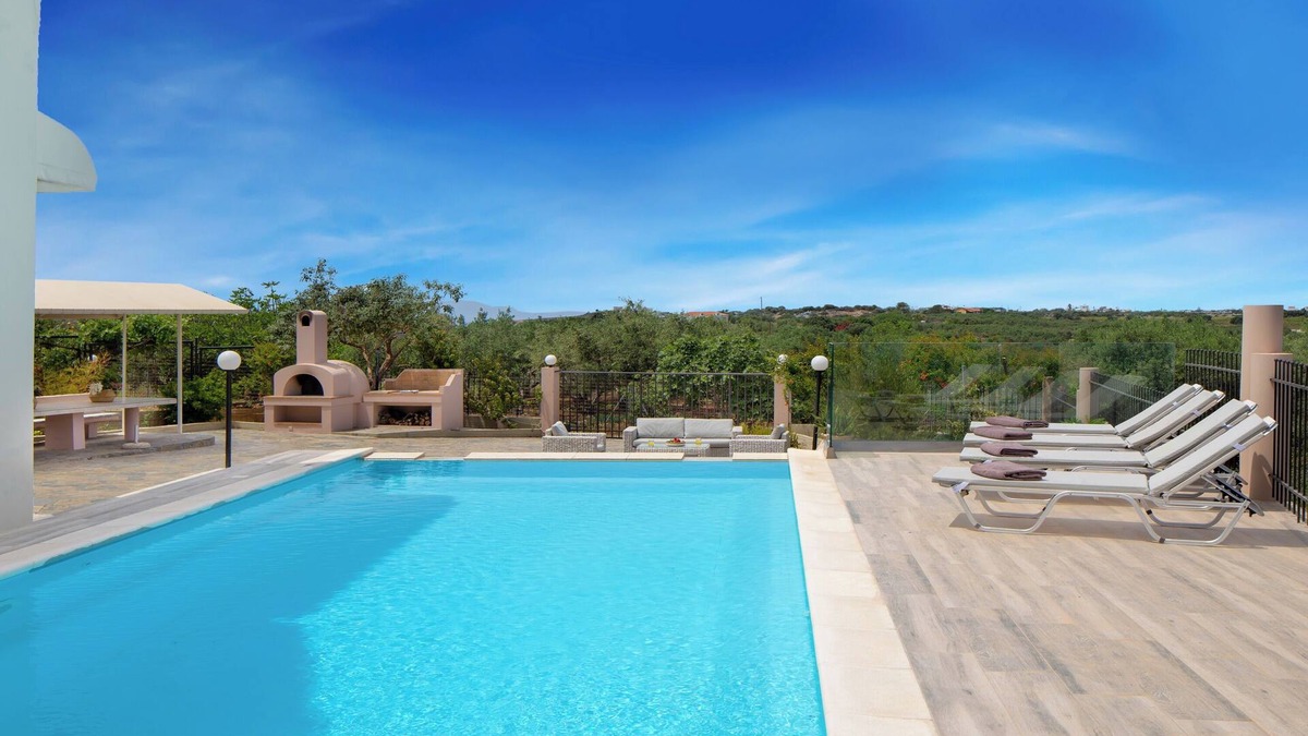 Chorafakia Villa | Villa Elihrisos-an amazing villa of 225sqm with private heated pool near the sea