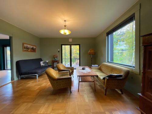Møre og Romsdal Apartment | Villa Elvestad - the Place by the River