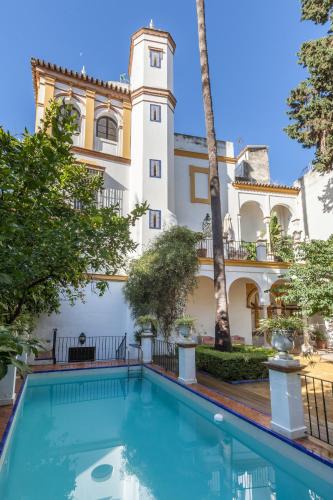 Santa Cruz Villa | Villa Elvira, exclusive Pool and Gardens in the heart of Sevilla