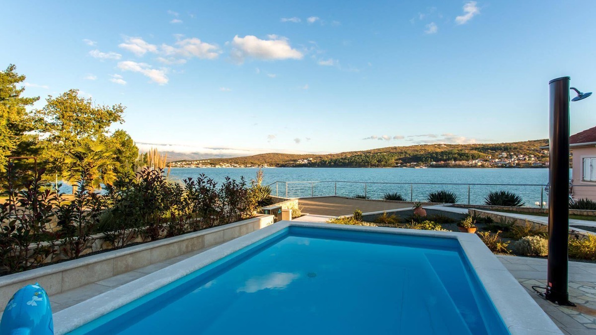 Cizici Villa | Villa Ema with Seaview, swimming pool, garage, BBQ & playroom
