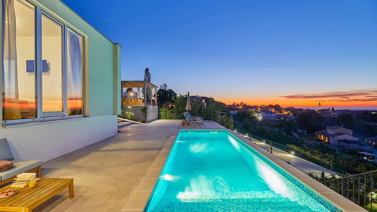 Momjan Villa | Villa Embrace of Luxury