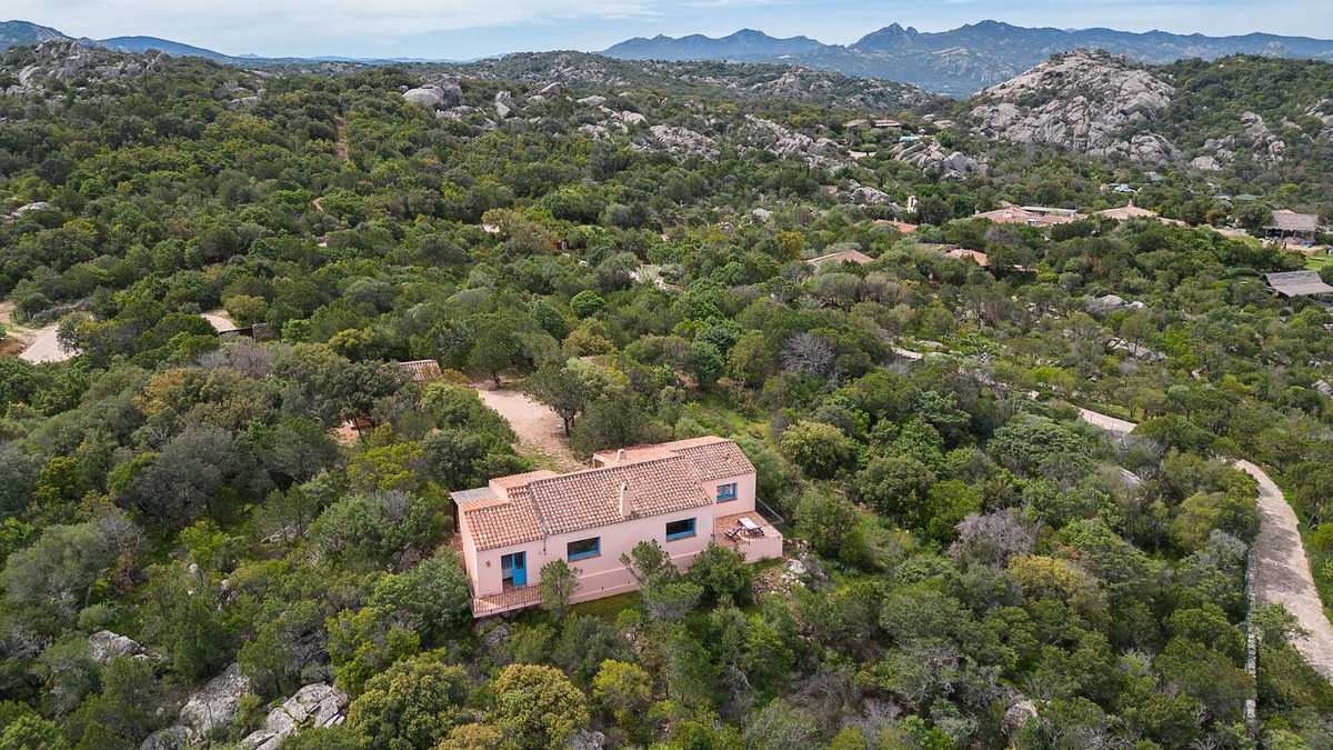 San Pantaleo Villa | Villa Emersed in Nature Close to San Pantaleo and Costa Smeralda