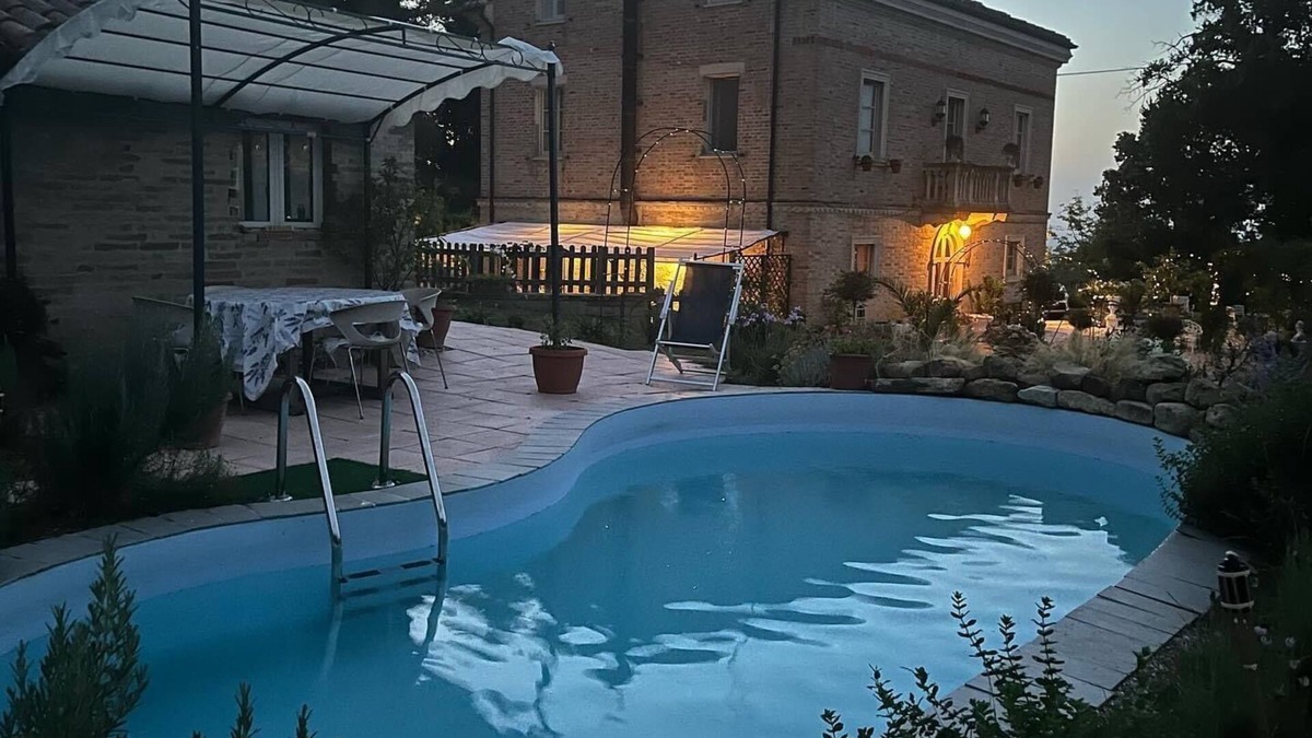 SantʼAngelo in Pontano Villa | Villa Emilia is a Stunning Villa set within a wonderful Landscaped garden