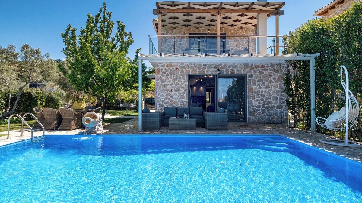 Tsoukaladhes Villa | Villa "Emily" with Sea View, Private Pool & Wi-Fi