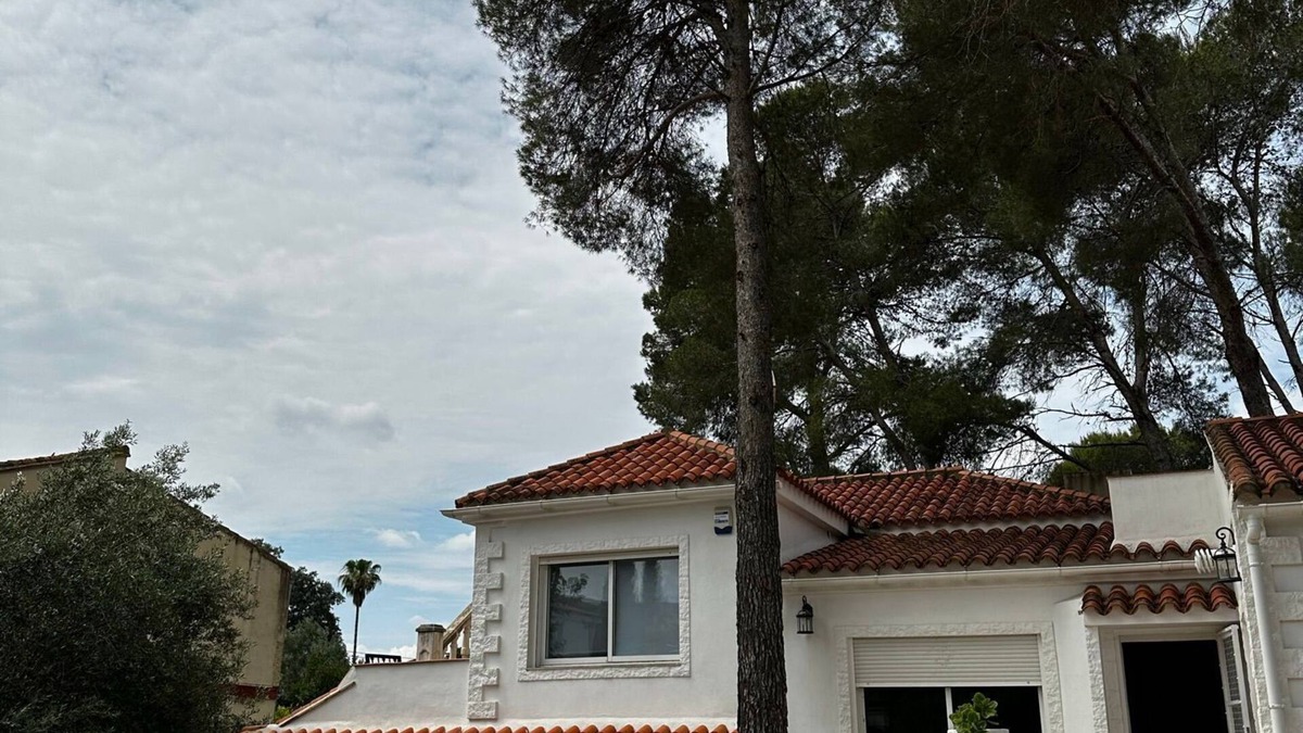 Carcaixent Villa | Villa en Carcaixent Valencia, Situada en una Urbanización en la Montaña,