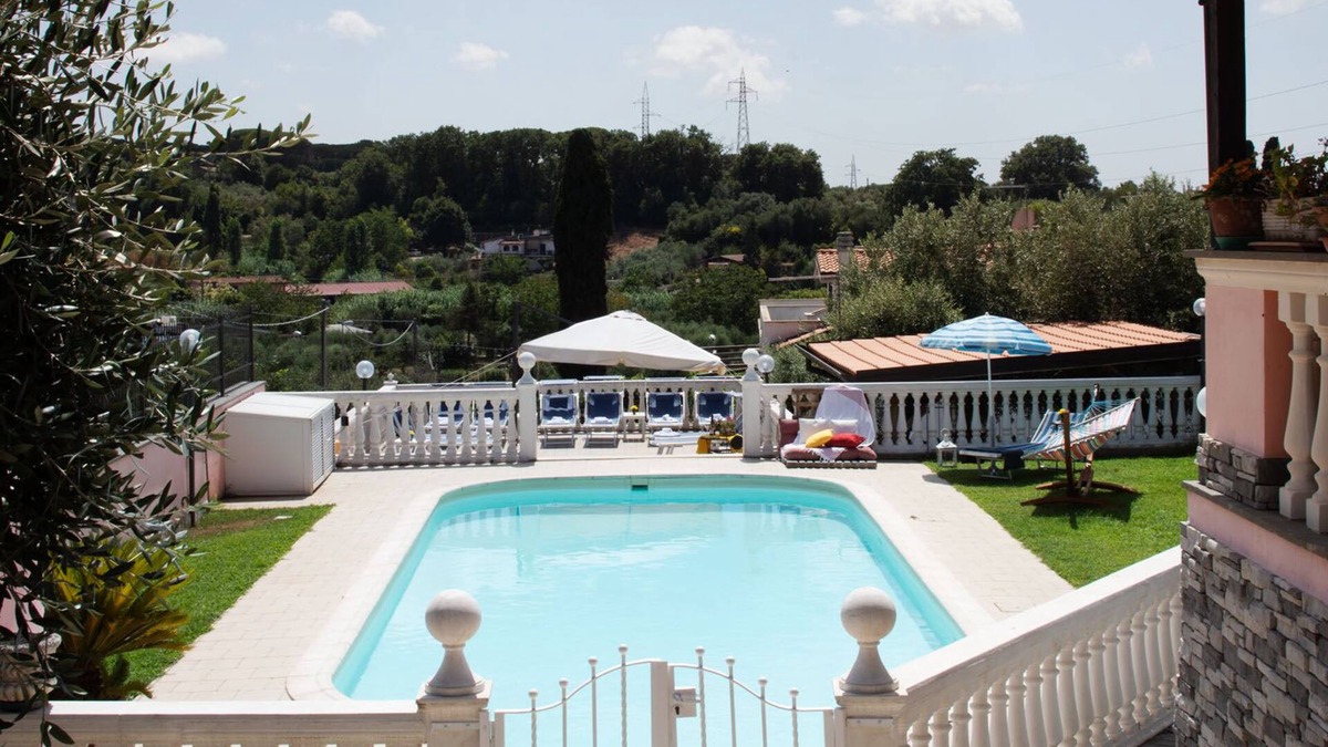Ciampino Villa | VILLA ENNIO - ENTIRE VILLA WITH PRIVATE POOL JACUZZI SPA 10 MINUTES FROM ROME