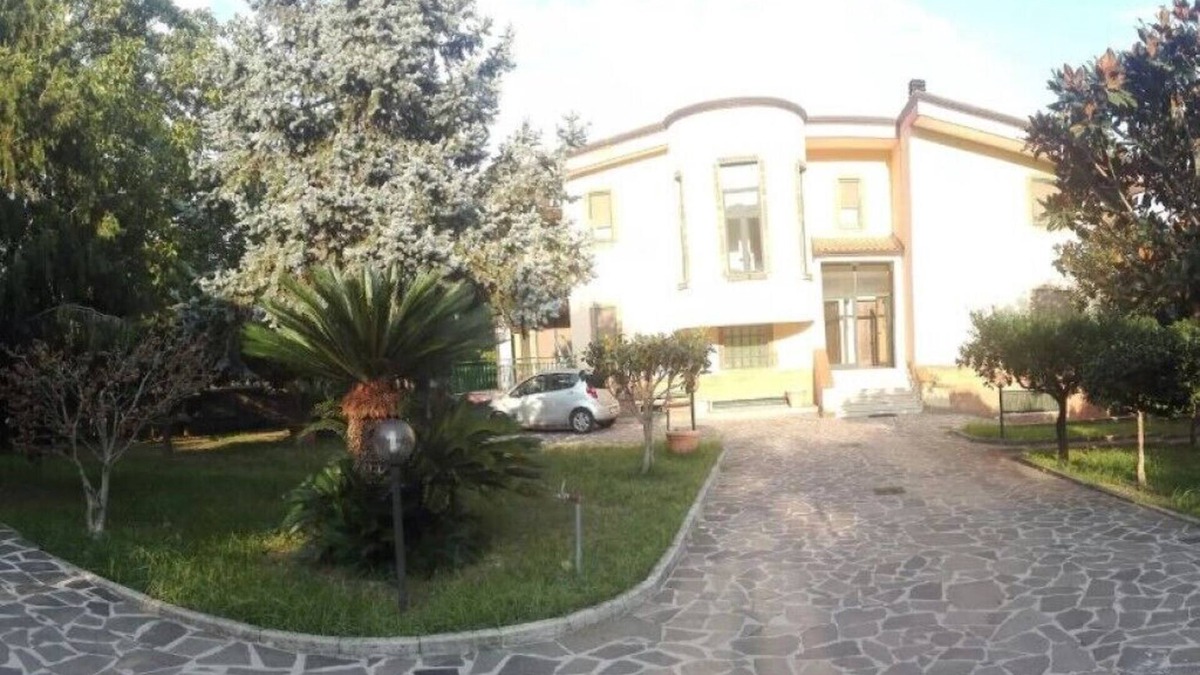 Nocera Inferiore Apartment | Villa Enza surrounded by greenery