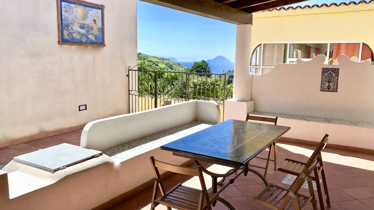 Quattropani Villa | VILLA EOLIA Wind's house