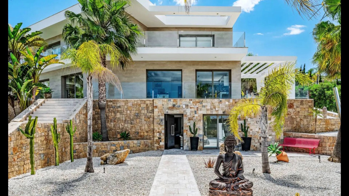 Cansalades Villa | VILLA EOS luxury villa in a quiet location