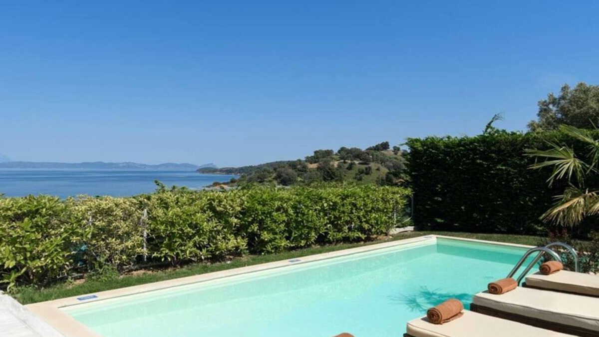 Paliouri Villa | Villa Ermioni by Fantasia Villas