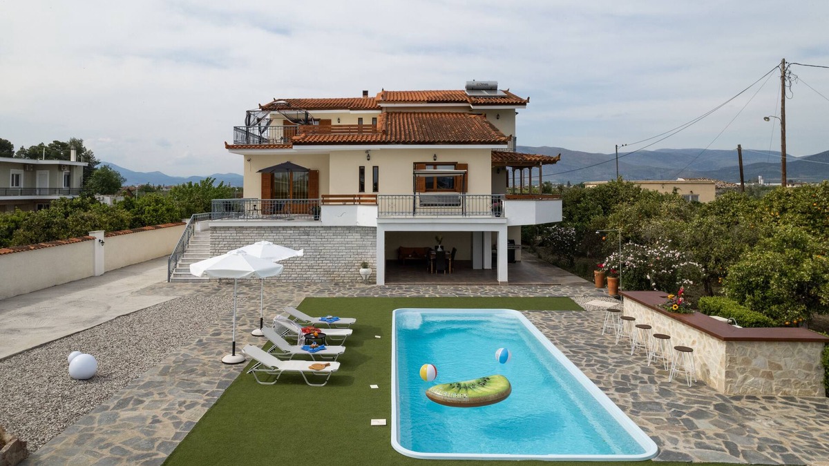 Argos Villa | Villa EronLux villa near Nafplio with pool, cinema room, grand piano
