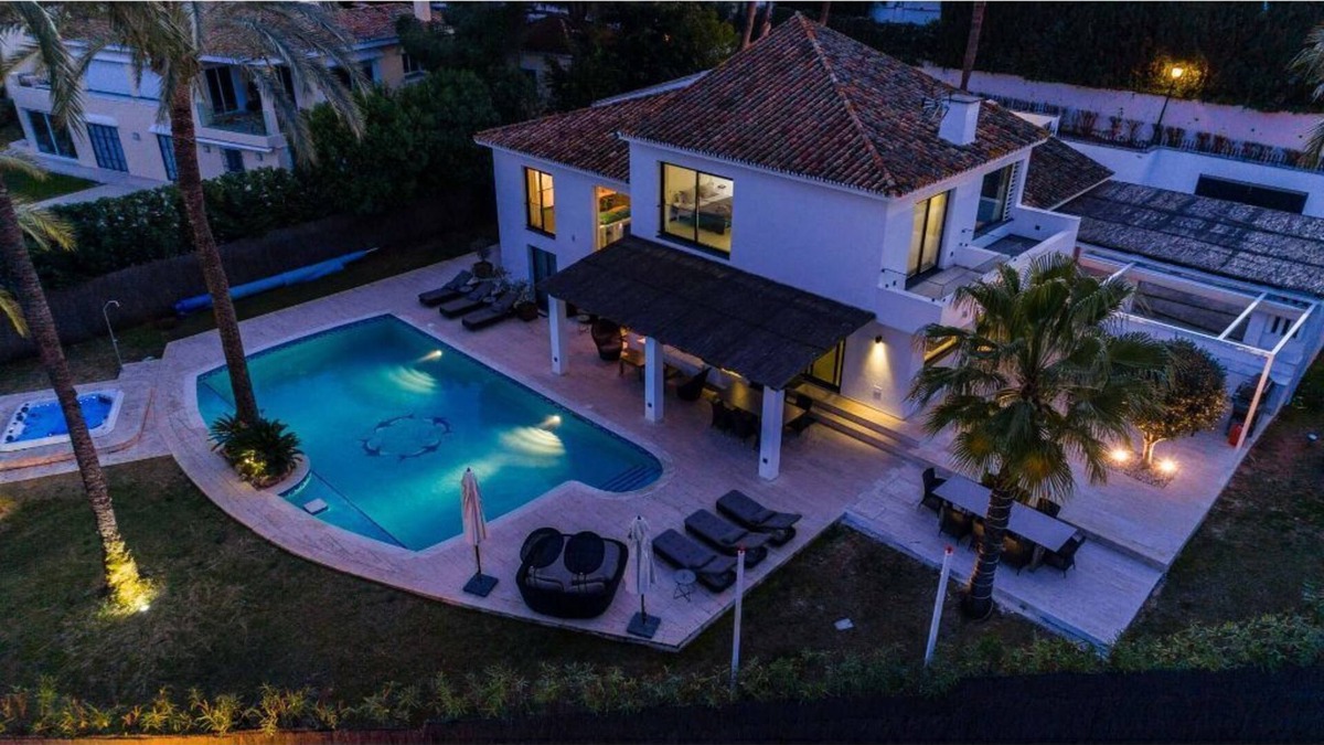 Nueva Andalucia Villa | Villa La Corsa