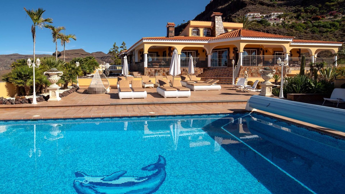 Monte Leon Villa | VILLA-VISTA-MAR with guest house
