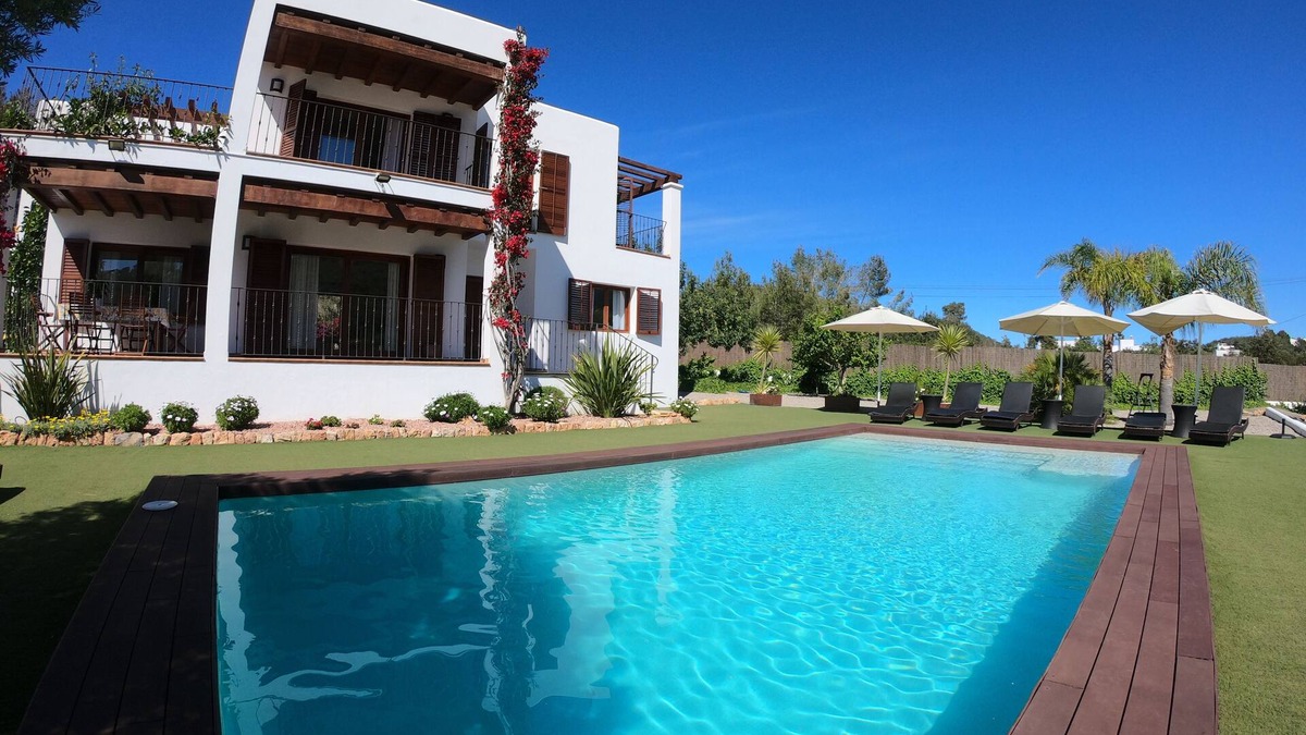 Sant Antoni de Portmany House | Villa, private pool, Wifi and barbecue, 15min from Ibiza, close to Cala Saladeta.
