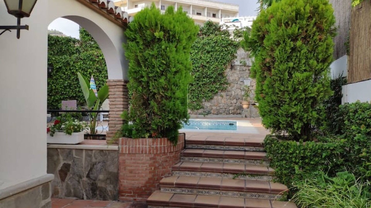 Velilla-Taramay Villa | Villa 'Espectacular En La Costa' with Private Pool, Wi-Fi and Air Conditioning