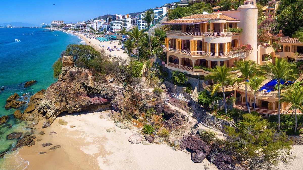 Amapas Villa | Villa Estrella Mar - Five Star Luxury - Staff - Private Pool - On the beach!