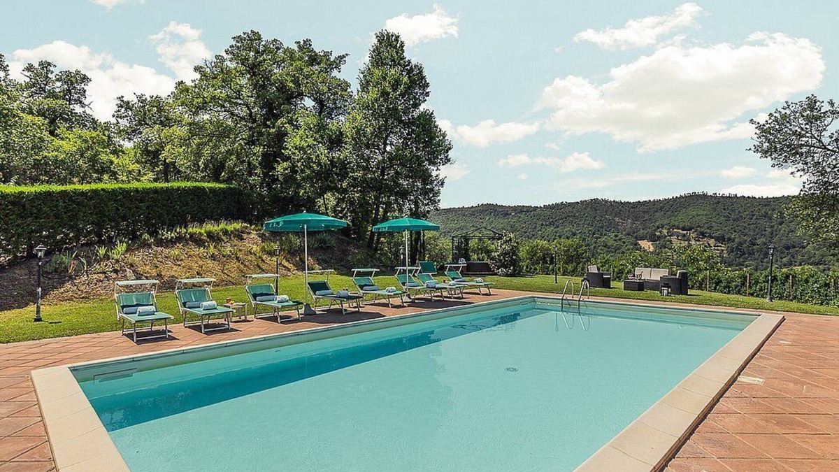 Ripoli Villa | Villa Etra: An elegant and welcoming two-story villa in the characteristic style of the Tuscan countryside, with Free WI-FI.