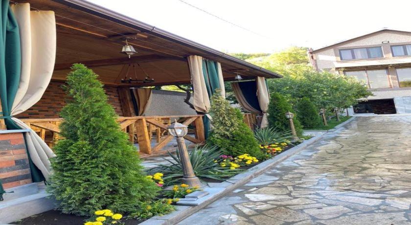 Artashavan Villa | Villa Family