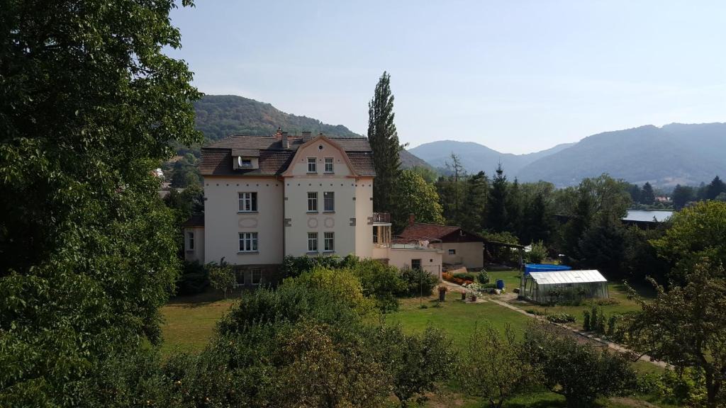 Dolni Zalezly Apartment | Villa Federer
