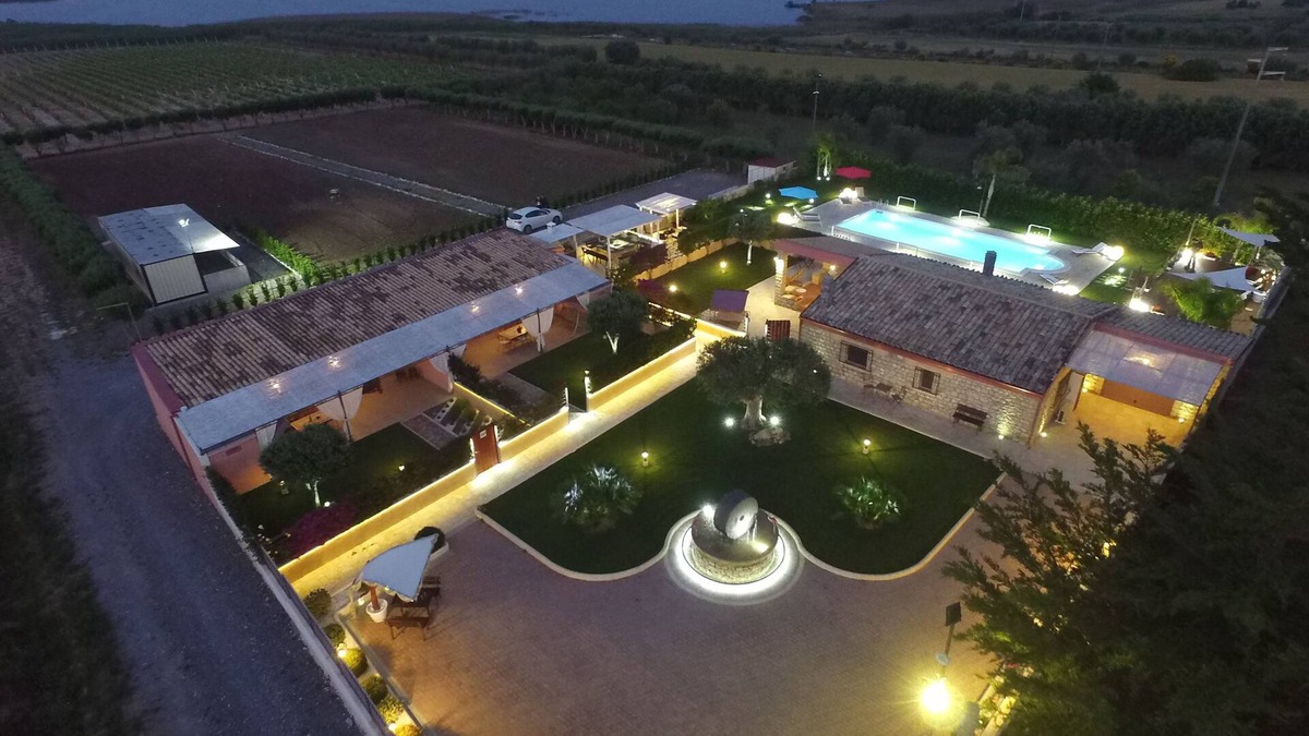 Ispica Villa | VILLA FENICOTTERO RELAX AND EXCLUSIVE POOL