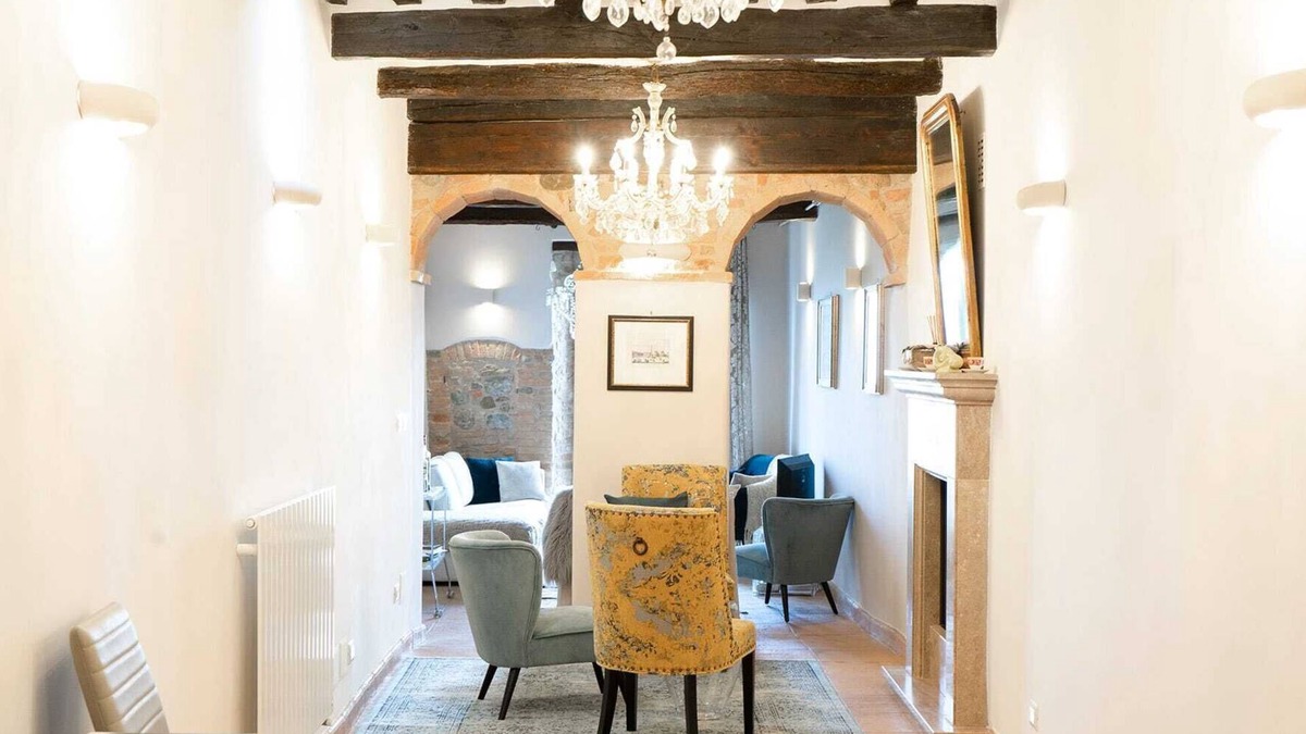 Ficulle Villa | Villa Ficulle Summary