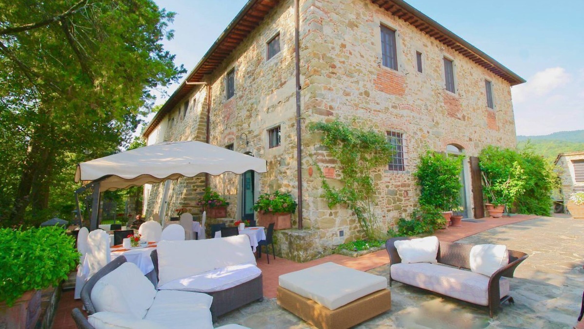 Lubaco Villa | VILLA FIESOLANA - Twelve Bedroom Villa, Sleeps 34