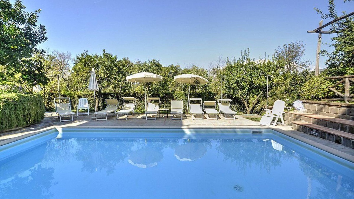 Sant'Agnello House | Villa Fillide F: A cozy and welcoming two-story apartment surrounded by the greenery, with Free WI-FI.