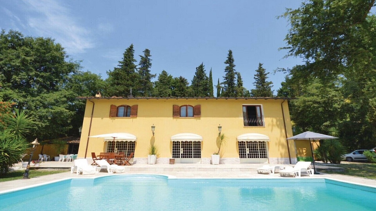 Castelnuovo di Porto Villa | Villa Fiore Immersed in the Roman countryside with panoramic views